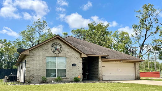 Angleton 1-story, 3-bed 629 W Locust Street-idx