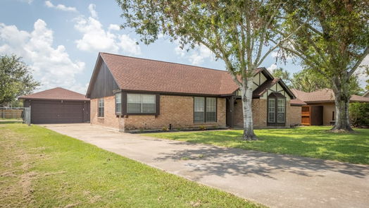 Angleton 1-story, 3-bed 6105 Bending Bough Drive-idx