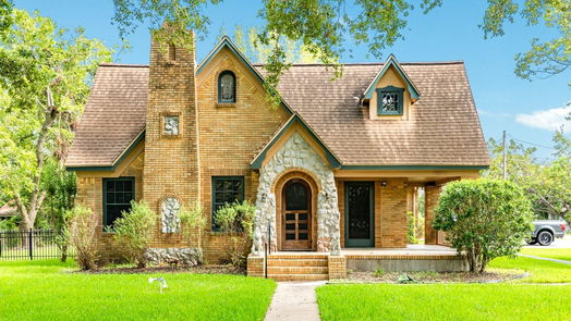Angleton null-story, 3-bed 229 E Cedar Street-idx