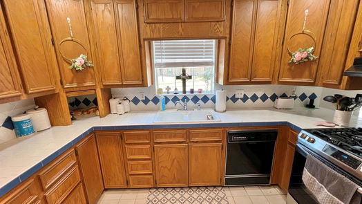 Angleton 1-story, 3-bed 16 S Erik Drive-idx