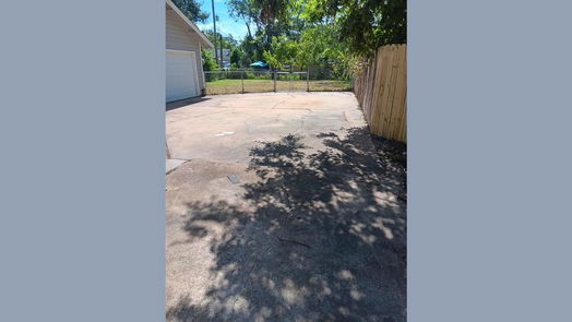 Angleton 1-story, 3-bed 905 N Arcola Street-idx