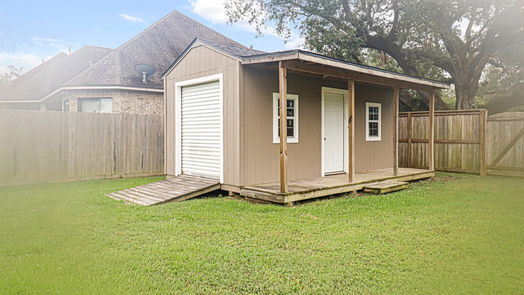 Angleton 1-story, 3-bed 900 Enchanted Oaks Drive-idx