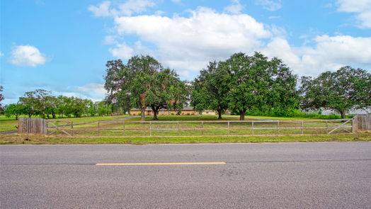 Angleton 1-story, 3-bed 2111 County Road 428-idx