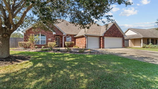 Angleton 1-story, 4-bed 1017 Enchanted Oaks Drive-idx