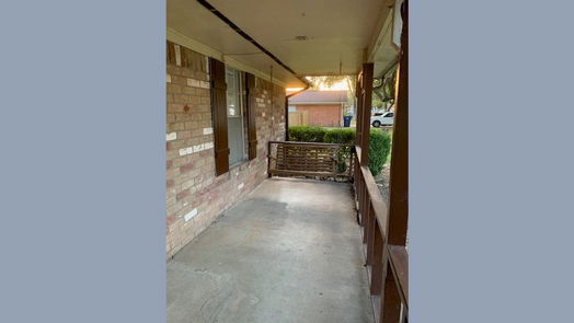 Angleton null-story, 3-bed 300 La Laja Drive-idx