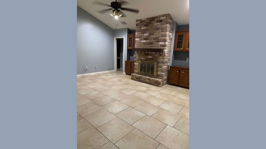 Angleton null-story, 3-bed 300 La Laja Drive-idx