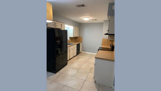Angleton null-story, 3-bed 300 La Laja Drive-idx