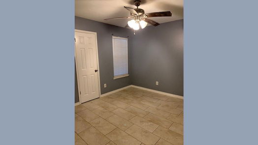 Angleton null-story, 3-bed 300 La Laja Drive-idx