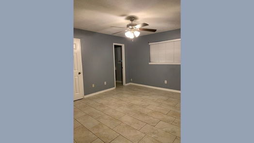 Angleton null-story, 3-bed 300 La Laja Drive-idx