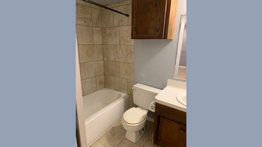 Angleton null-story, 3-bed 300 La Laja Drive-idx
