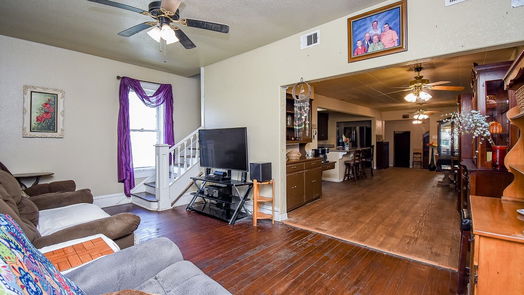 Angleton 2-story, 4-bed 401 E Myrtle Street-idx