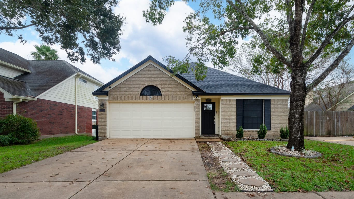 Angleton null-story, 3-bed 329 Trail Ride Road-idx