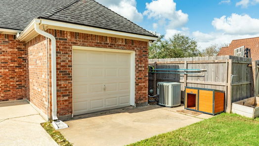 Angleton null-story, 3-bed 308 Heritage Oaks Drive-idx