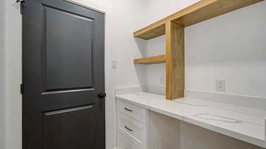 Angleton null-story, 6-bed 554 Six Gun Trail-idx