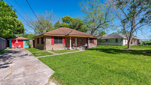 Bacliff 1-story, 2-bed 4811 1st Street-idx