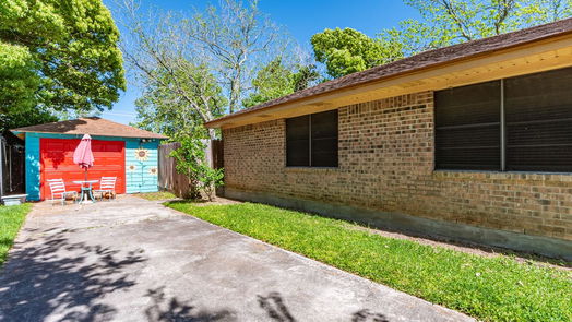 Bacliff 1-story, 2-bed 4811 1st Street-idx