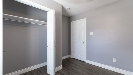 Baytown 1-story, 3-bed 204 W James Street-idx