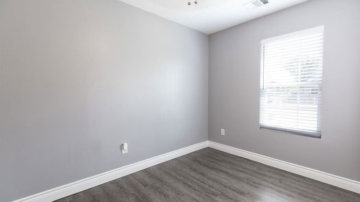 Baytown 1-story, 3-bed 204 W James Street-idx