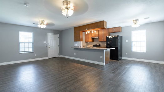 Baytown 1-story, 3-bed 204 W James Street-idx