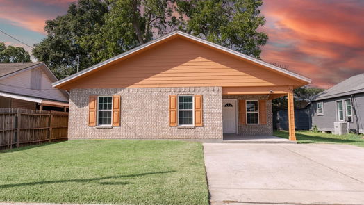 Baytown 1-story, 3-bed 204 W James Street-idx