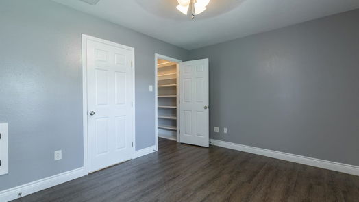 Baytown 1-story, 3-bed 204 W James Street-idx