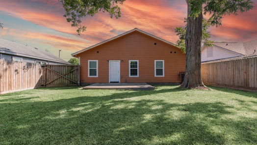 Baytown 1-story, 3-bed 204 W James Street-idx