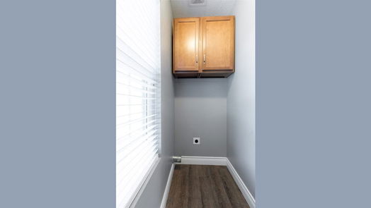 Baytown 1-story, 3-bed 204 W James Street-idx