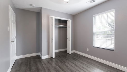 Baytown 1-story, 3-bed 204 W James Street-idx