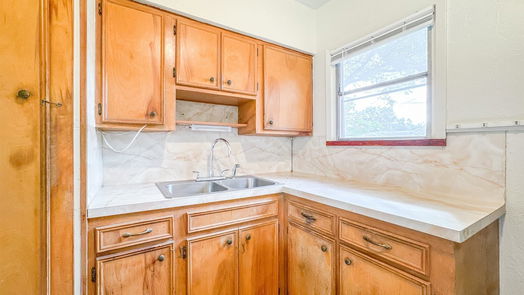 Baytown 1-story, 2-bed 205 W Homan Street-idx