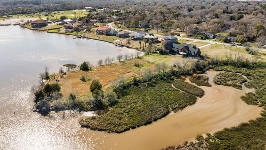 Baytown 2-story, 6-bed 304 Bayou Drive-idx