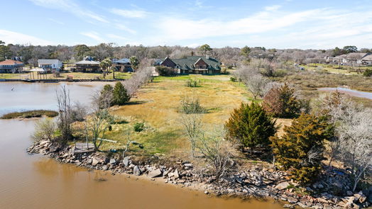 Baytown 2-story, 6-bed 304 Bayou Drive-idx