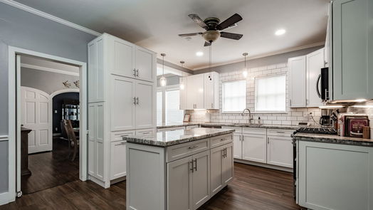 Baytown 1-story, 3-bed 800 N Jones Street-idx
