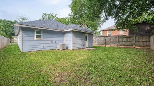 Baytown 1-story, 3-bed 304 E Hunnicutt Street-idx