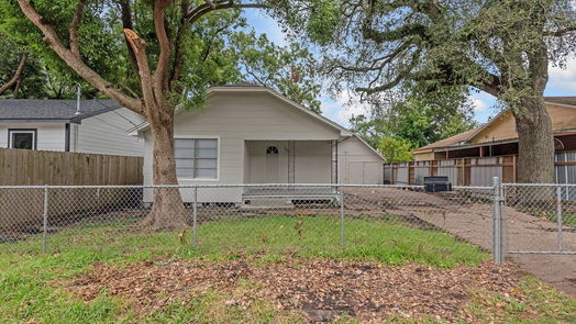 Baytown 1-story, 3-bed 503 E Hunnicutt st Street-idx