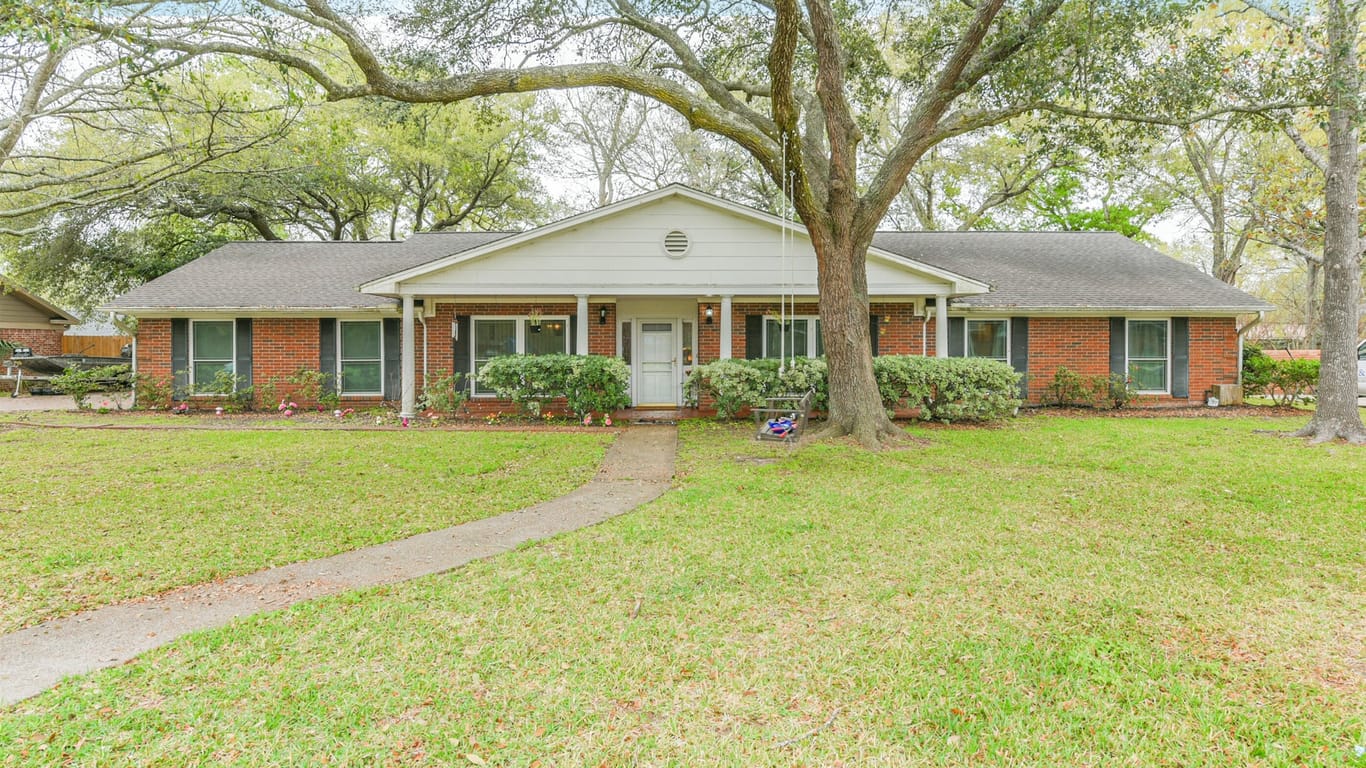 Baytown 1-story, 3-bed 1804 Oak Shadows Street-idx