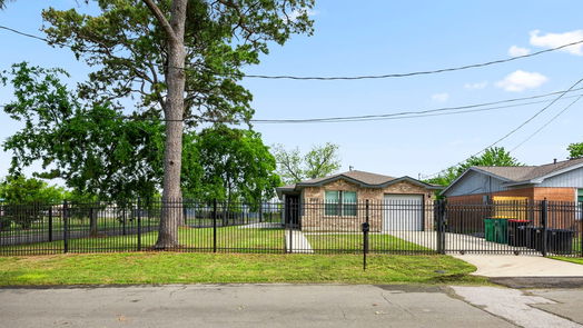 Baytown 1-story, 3-bed 808 W Cleveland Street-idx