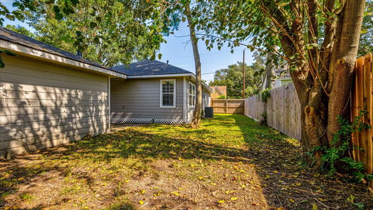 Baytown 1-story, 3-bed 223 W Adoue Street-idx