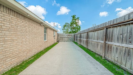 Baytown 1-story, 3-bed 113 W Shreck Street-idx