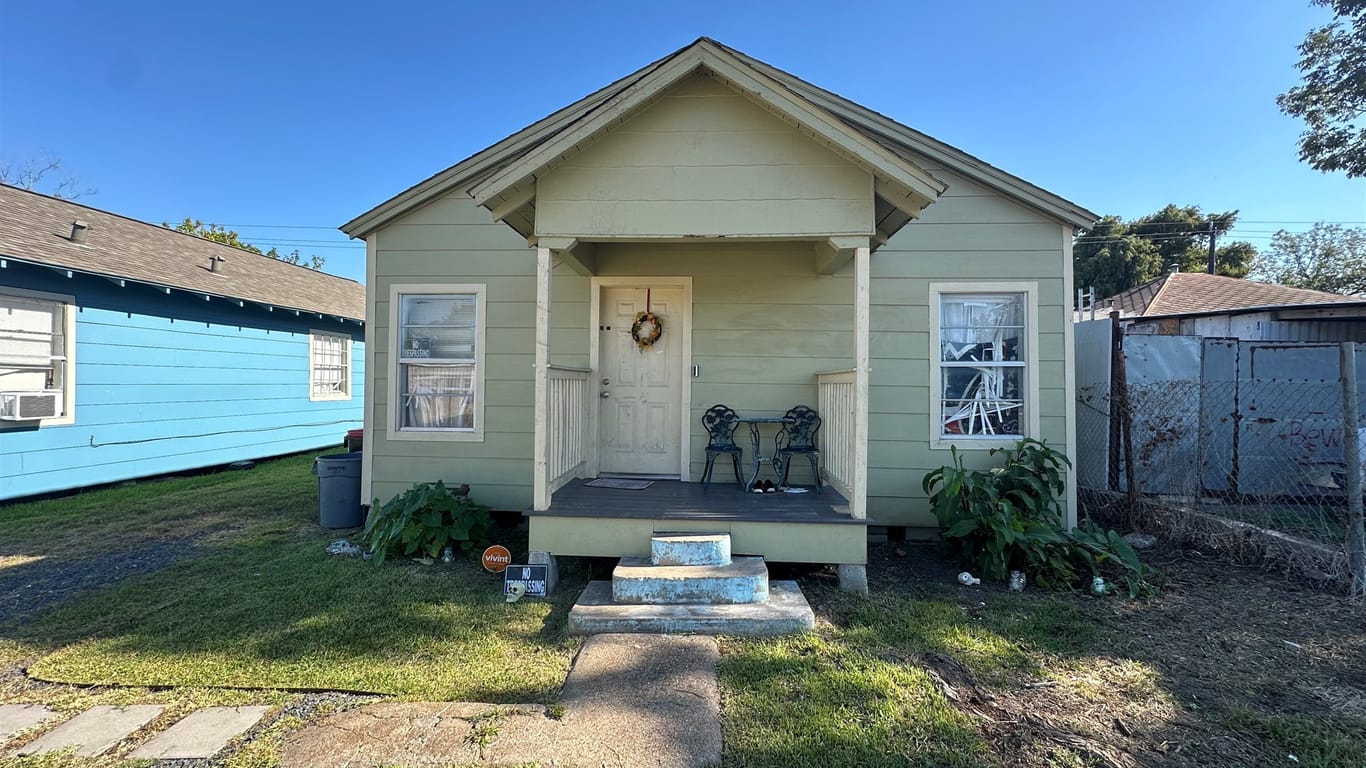 Baytown 1-story, 2-bed 119 W Main Street-idx