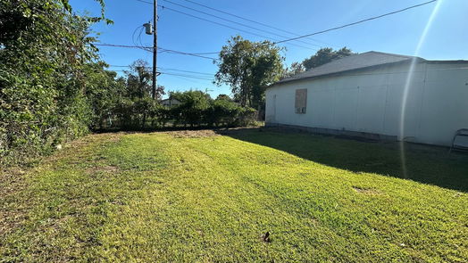 Baytown 1-story, 2-bed 119 W Main Street-idx