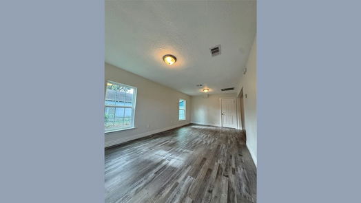 Baytown 1-story, 2-bed 302 Travis Street-idx