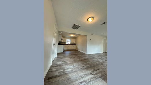 Baytown 1-story, 2-bed 302 Travis Street-idx