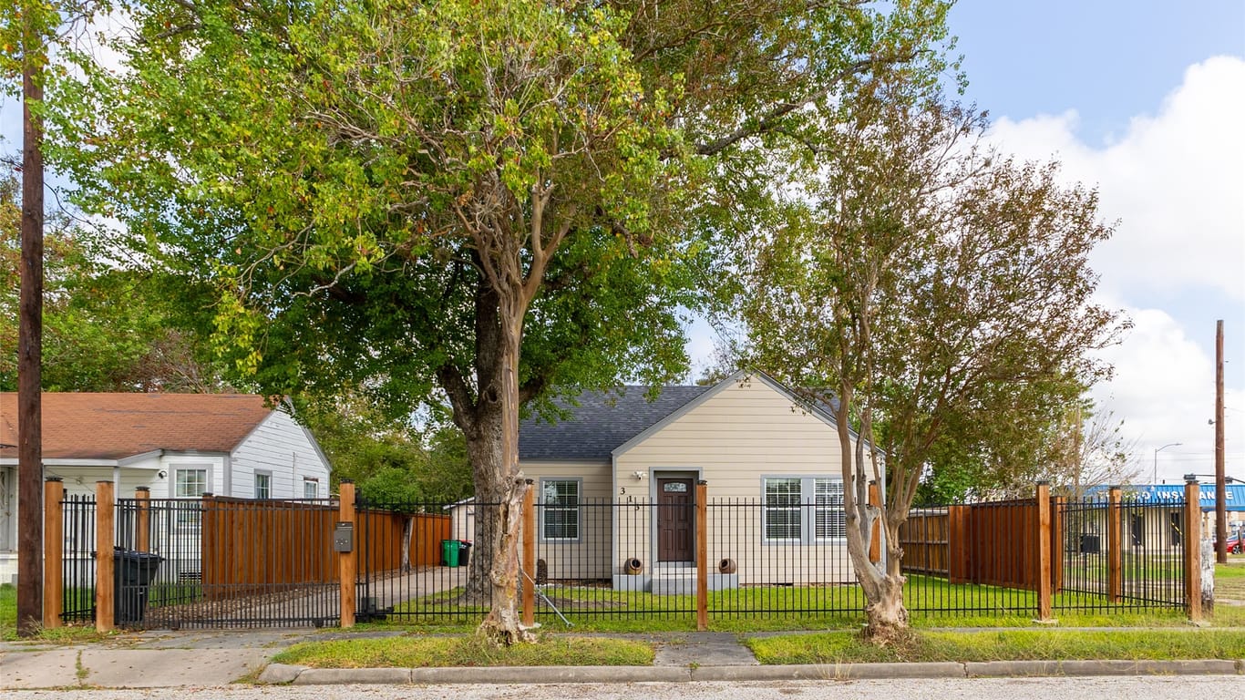 Baytown null-story, 3-bed 313 Lafayette Street-idx