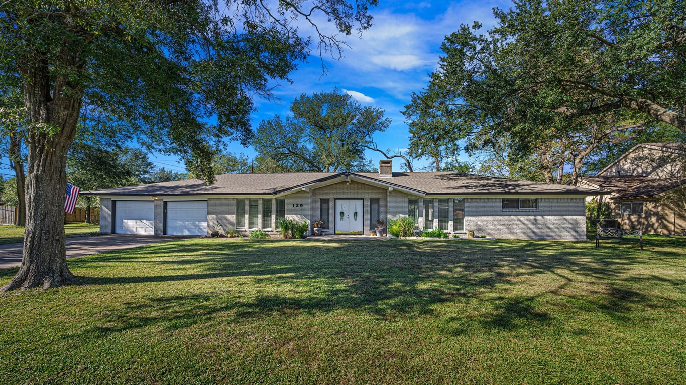 Baytown null-story, 5-bed 129 Red Bud Lane-idx