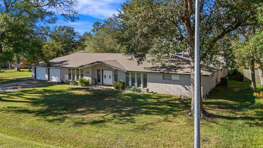 Baytown null-story, 5-bed 129 Red Bud Lane-idx