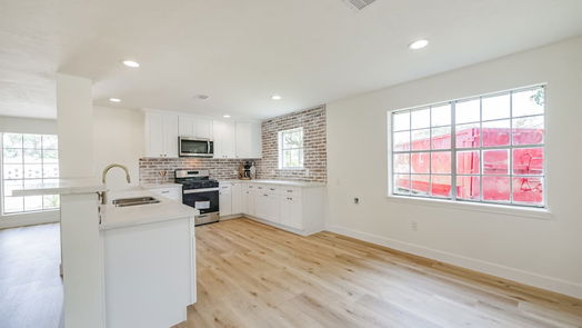 Baytown 1-story, 4-bed 5101 Inverness Drive-idx