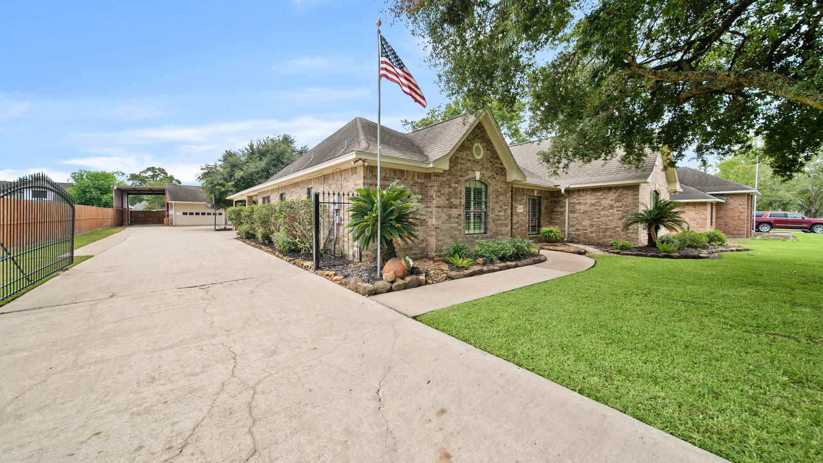 Baytown 1-story, 3-bed 302 River Oaks Drive-idx