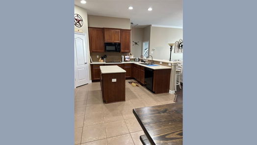 Mont Belvieu 1-story, 3-bed 9707 Crestwood Drive-idx