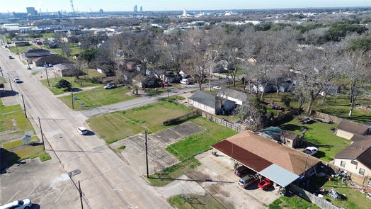 Clute null-story, null-bed 340 S Main Street-idx