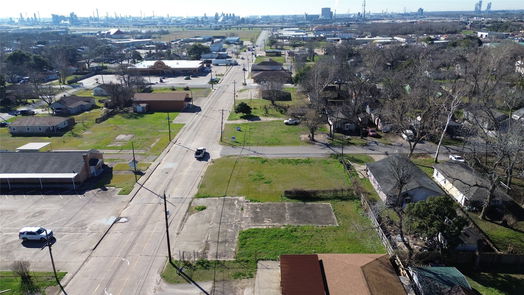 Clute null-story, null-bed 340 S Main Street-idx